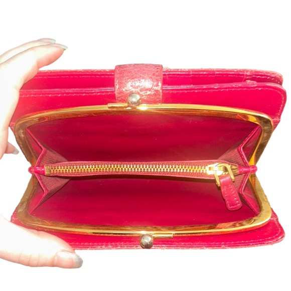 Miu Miu Wallet | Red Leather Kisslock Kiss Lock | Includes Box | VGUC - Picture 9 of 12